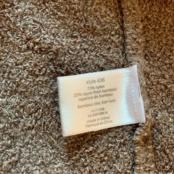 Barefoot Dreams Cozychic Lite-Island Wrap Cocoa Color Size L/XL - Picture 11 of 13